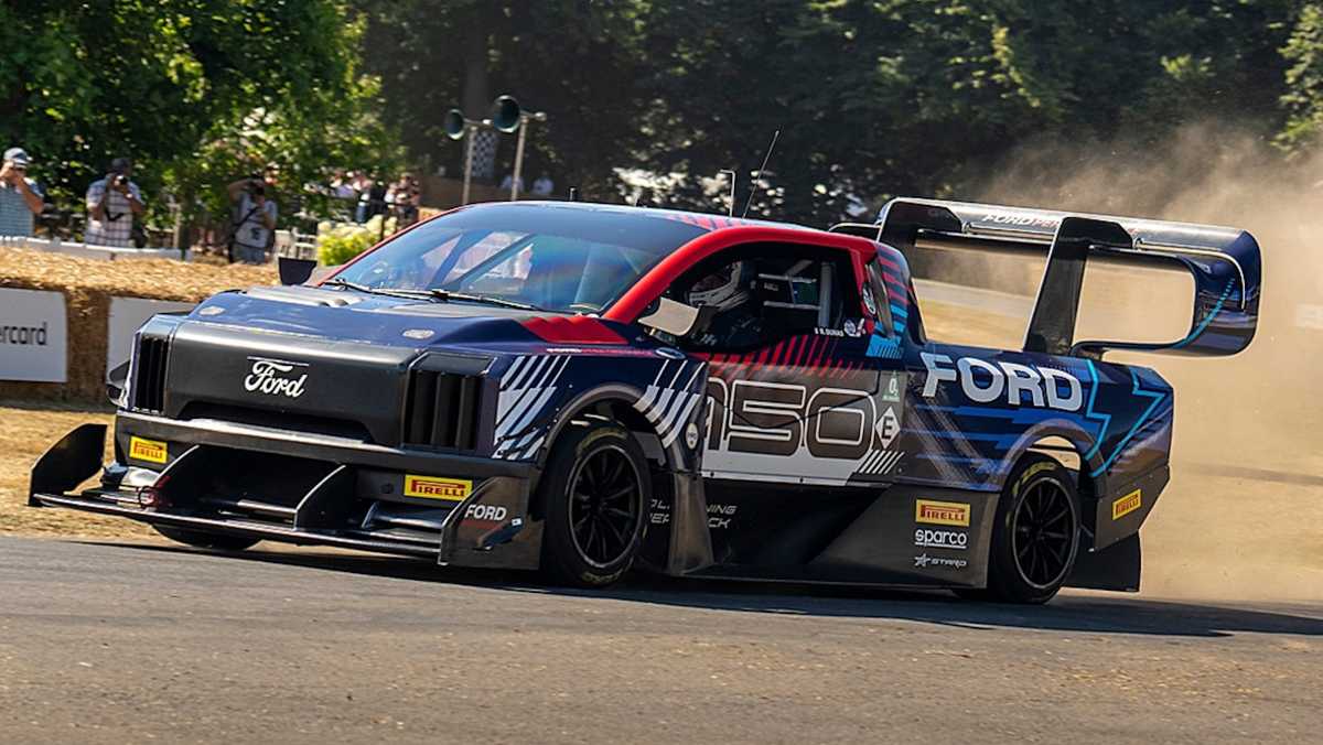 Ranchero EV Pickup Truck Fathom Frunk Patent Images Revealed ford-supertruck-goodwood-hillclimb-shootout-king-02