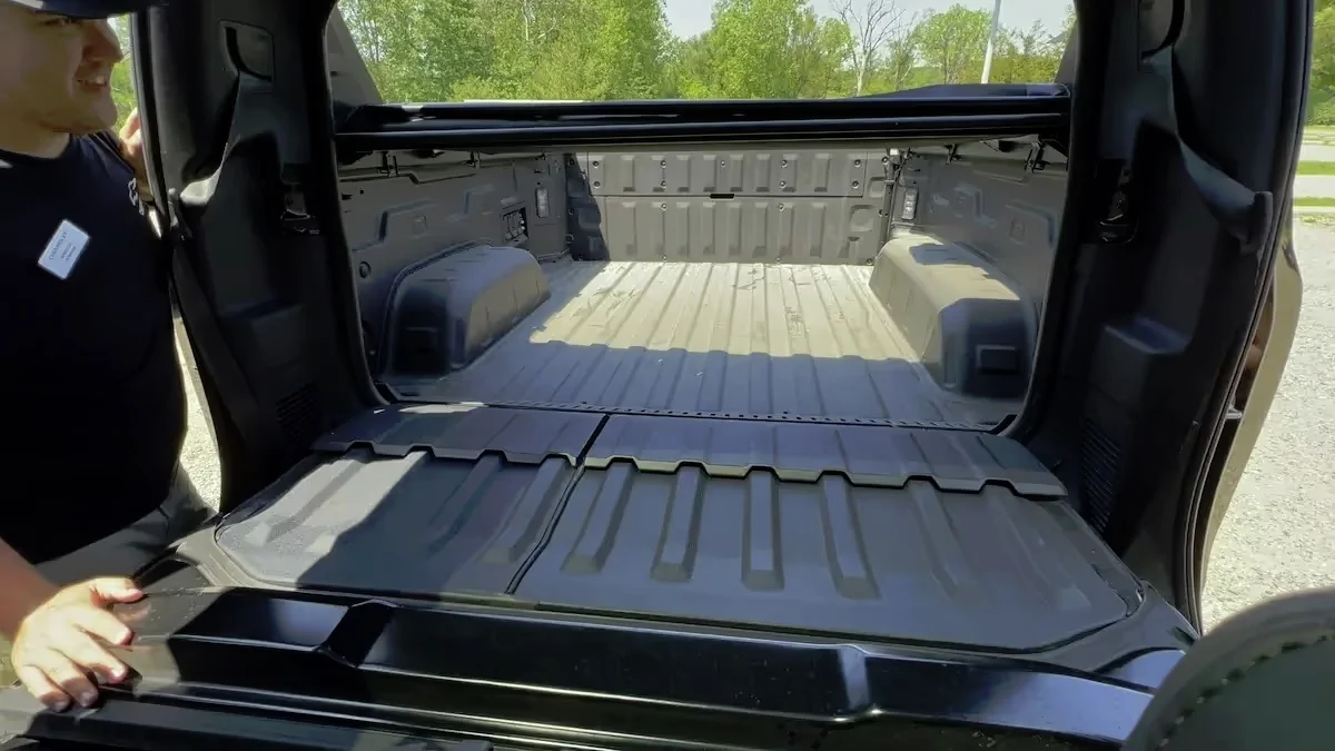 Ranchero EV Pickup Truck Fathom - Possible Midgate Patent - US 2025/0333118 A1 silverado modgat